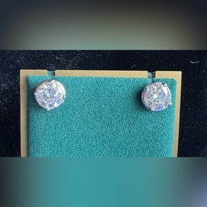 Stunning 3 carat moissanite (total 6carat) set in 14k solid white gold.